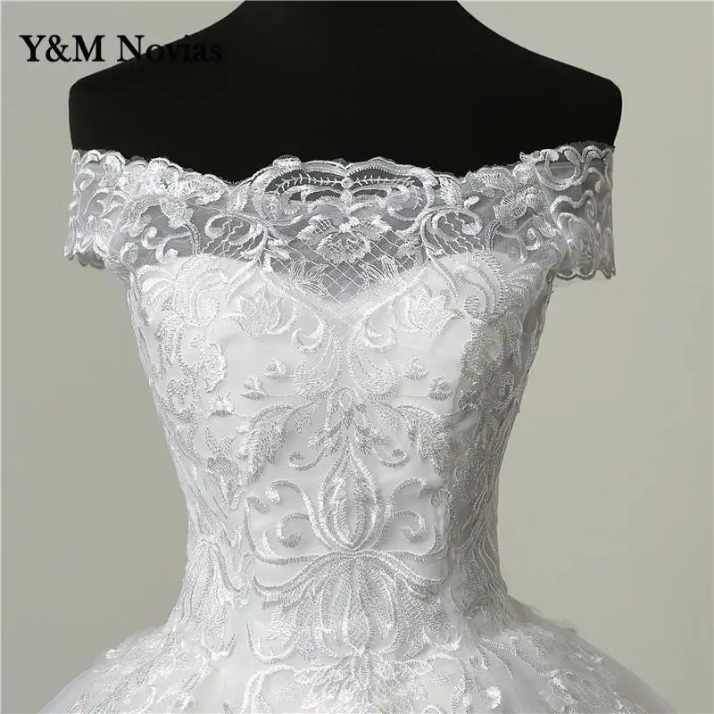 Luxury Lace Applique Plus Size Wedding Dress